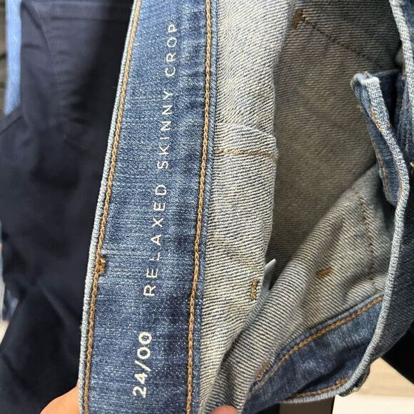 Ann Taylor Loft Relaxed Skinny Crop Light wash Blue Jean- Women's sz 24/00 - Picture 6 of 6